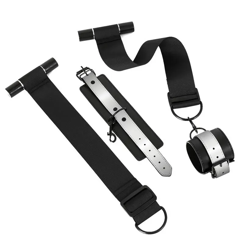 INTOYOU BDSM LINE durvju saišu komplekts ar aprocēm