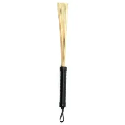 BONDAGE PLAY Rotan Flogger pātaga ar rotangu