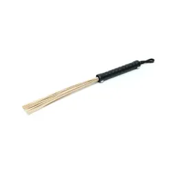 BONDAGE PLAY Rotan Flogger pātaga ar rotangu