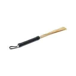 BONDAGE PLAY Rotan Flogger pātaga ar rotangu
