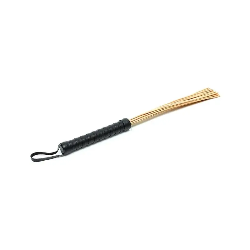 BONDAGE PLAY Rotan Flogger pātaga ar rotangu