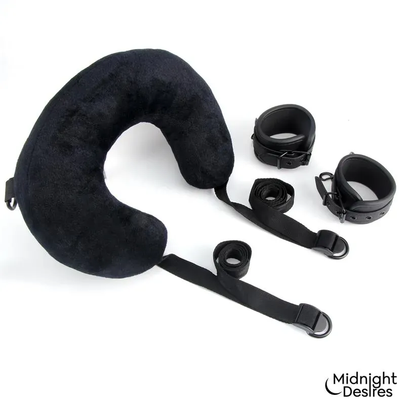 MIDNIGHT DESIRES sasiešanas komplekts ar spilvenu