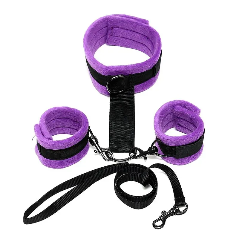 BONDAGE PLAY kakla siksna ar aprocēm un pavadu