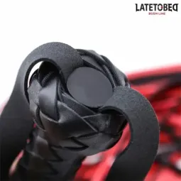 LATETOBED BDSM LINE pletne 65 cm, melna un sarkana